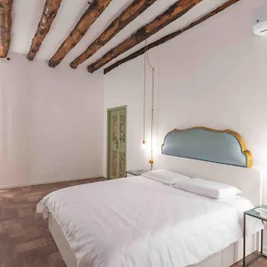 Calderai 82 1 E 2 Apartment